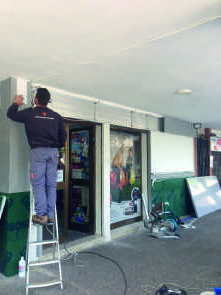 Montaje de fachada composite