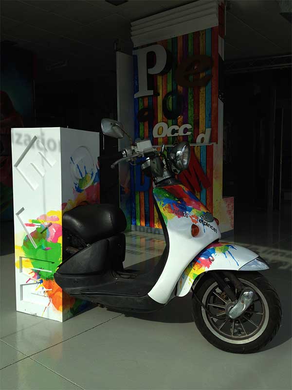 Moto con serigrafía