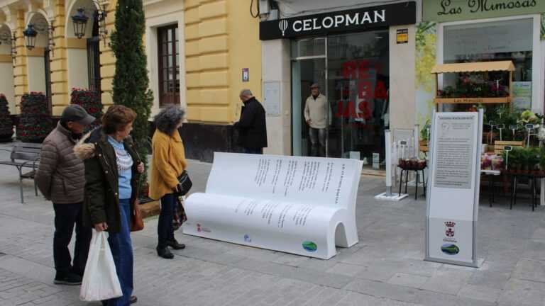 Monumento de autores literarios en Chiclana