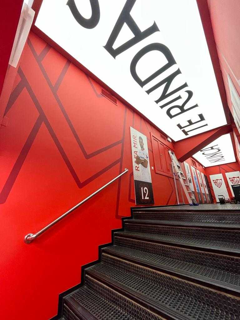 Decoración interior con letras del Sevilla club de futbol