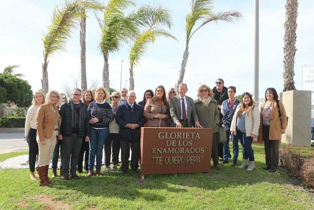 Glorieta Te Quiero Pepa en Chiclana de los enamorados monumento