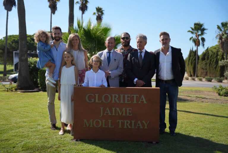 Glorieta Jaime Moll triay inagurada con alcalde de Chiclana
