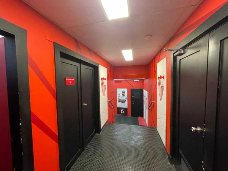 Decoración interior de estadio de fútbol del Sevilla